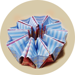 折り紙（色の変わる立体）の画像